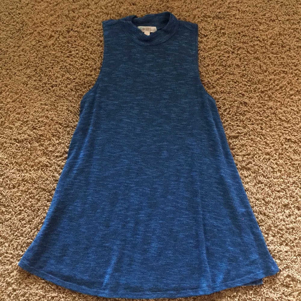 Blue muscle cut top